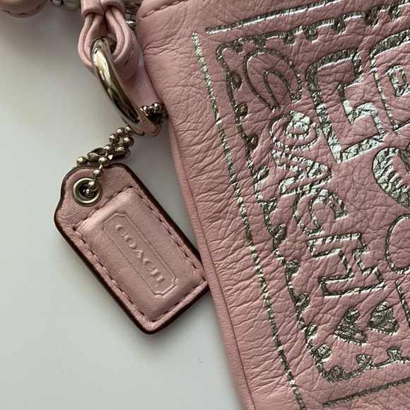 Coach | wristlet - Picture 2 of 4